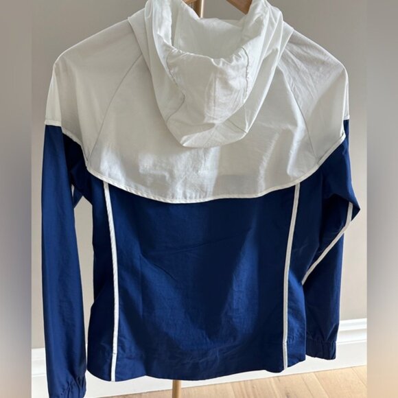 Nike Essentials Retro Windbreaker Hooded Light Jacket Size XS - Picture 4 of 5